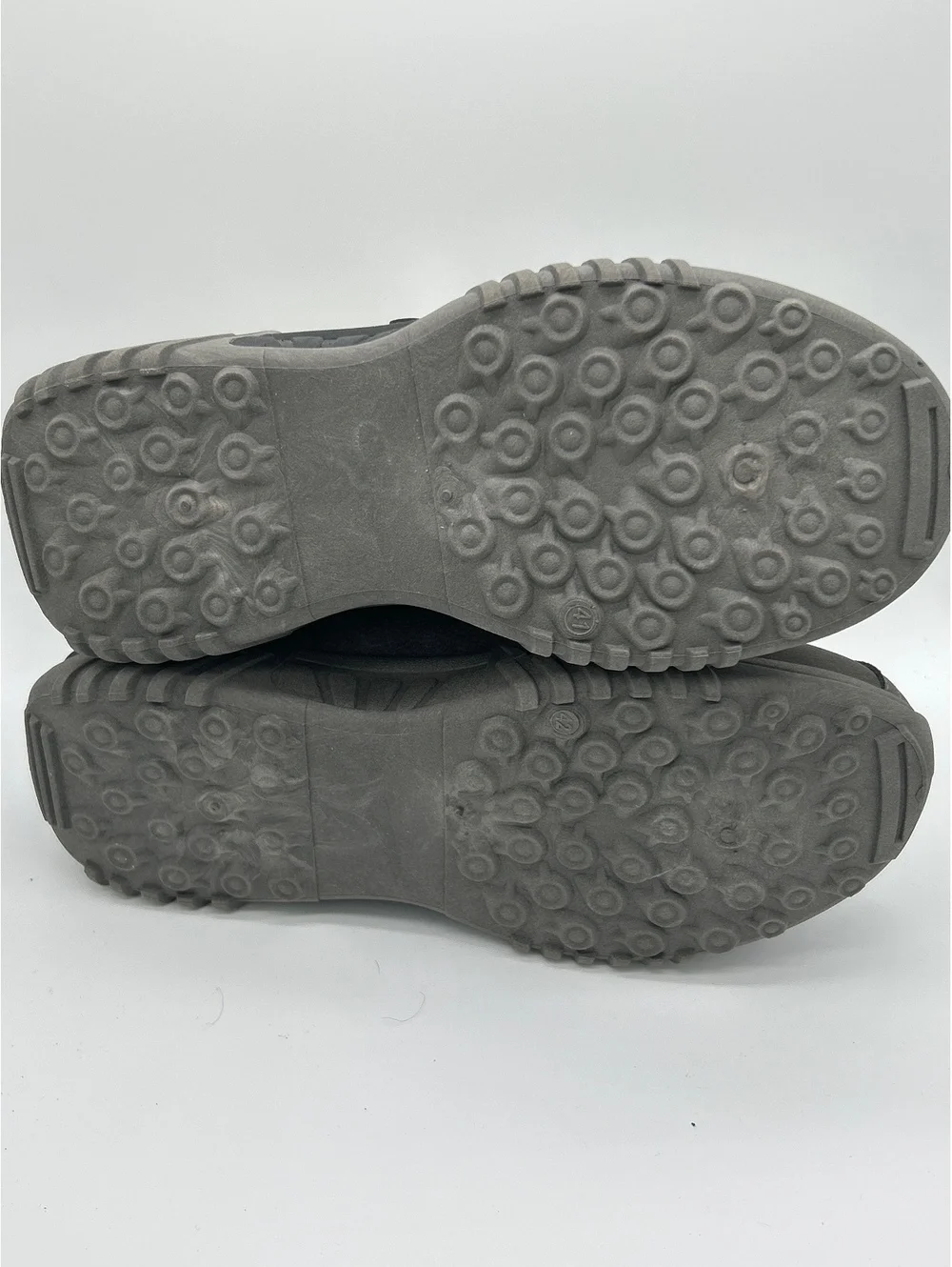 Koonexy Gray Faux Fur Lined Winter Shoes Size 42/8men 10.5 women’s